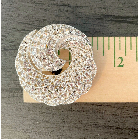 Vintage Napier Brooch Scarf Pin Swirl Clear Rhinestone Silver Tone SIGNED - Picture 2 of 3